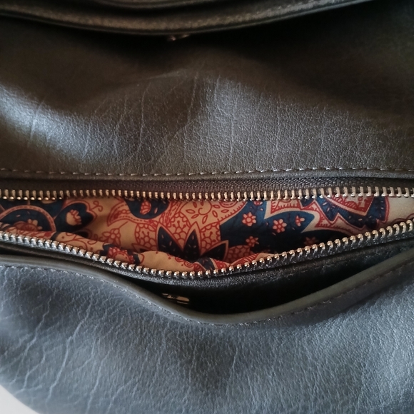 URBAN EXPRESSIONS amazing backpack - Picture 4 of 6